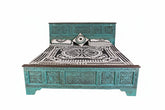 Bed without side tables